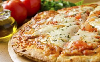 Resep Pizza Margherita: Nikmati Kelezatan Sederhana yang Menggoda