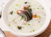 Resep Congee Telur Abadi dan Daging Babi