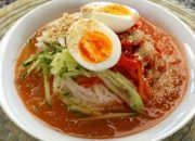 Resep Kimchimari-guksu: Mie Segar dengan Sentuhan Pedas